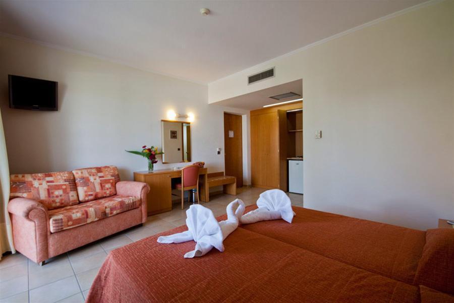 Tigaki Beach Hotel Exterior foto